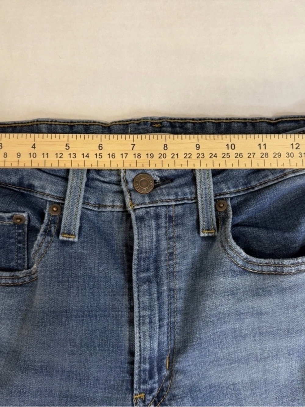 Levi’s 726 High Rise Flare Jeans Women’s Size 30 Distressed Stretch Medium Wash - Picture 6 of 12